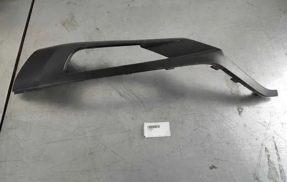 Volvo XC90 Front bumper splitter molding 31383800