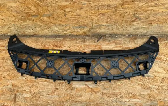 Mercedes-Benz CLA C118 X118 Front bumper mounting bracket A1188851403