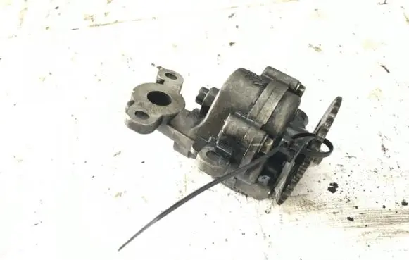 Ford Mondeo Mk III Oil pump 1s7q6600