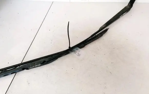 Chrysler Voyager Front wiper blade arm