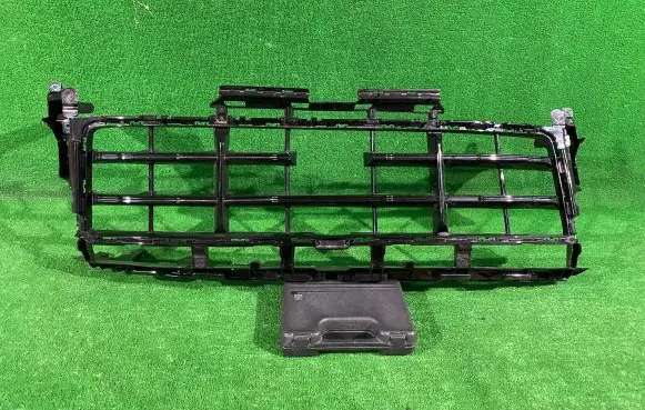Porsche Cayenne (9Y0 9Y3) Front grill