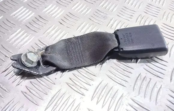 Mitsubishi Lancer VIII Rear seatbelt buckle E034501