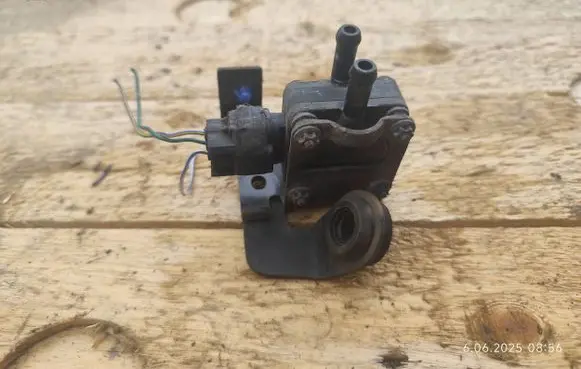 Mazda 3 II Exhaust pressure sensor R2BR182B5 19608N29 PSD1K4238