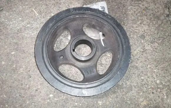 Toyota Avensis T250 Crankshaft pulley