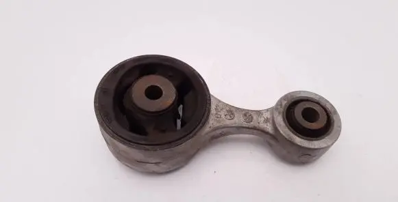 Honda Civic Engine mount bracket