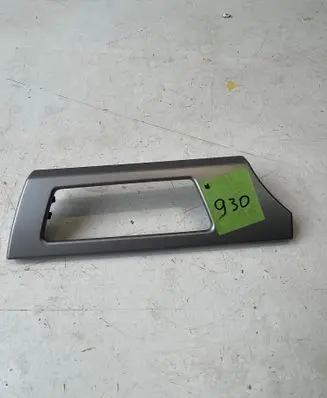 BMW 3 E90 E91 Dashboard glove box trim 7132847