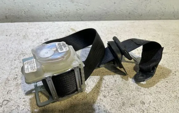 Dodge Challenger Rear seatbelt 2434234 5UZ23DX9AC 5U723DX9AI
