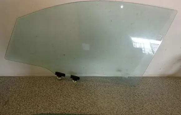 Honda Jazz Sliding door window/glass 