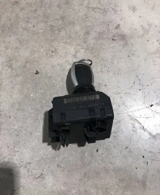 Mercedes-Benz C W204 Ignition lock A2045451308