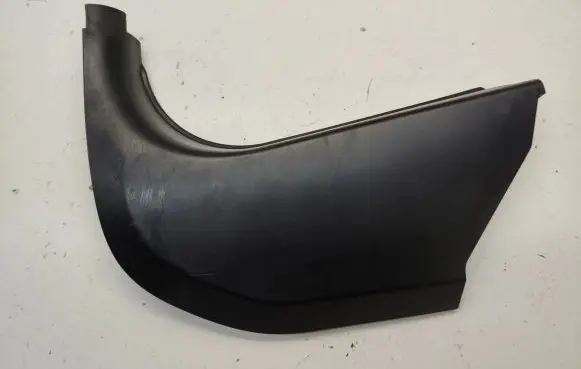 Foot area side trim