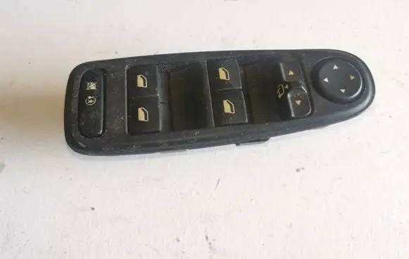 Citroen C4 I Picasso Electric window control switch 96639383ZD