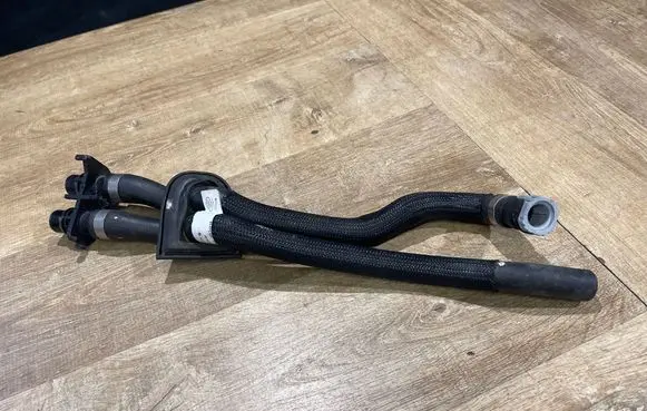 Land Rover Range Rover Evoque L551 Engine coolant pipe/hose K8D218C266AB