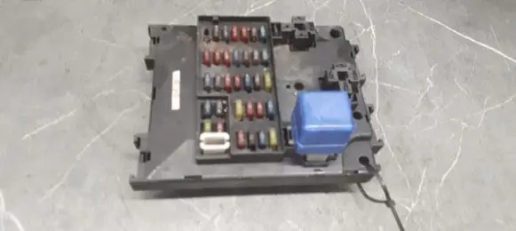 Nissan Almera Fuse box set 243502n300h