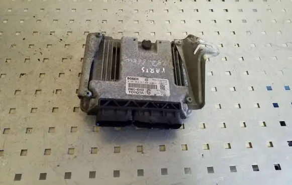 Toyota Yaris Engine control unit/module 896610D450 0281012517