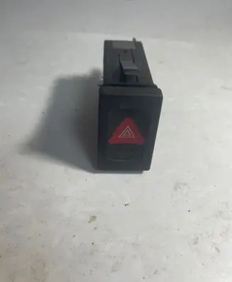 Volkswagen PASSAT B5 Hazard light switch