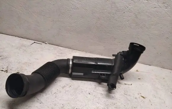 BMW X1 E84 Air intake hose/pipe 8693166 23557610