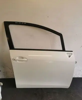 Toyota Verso Front door
