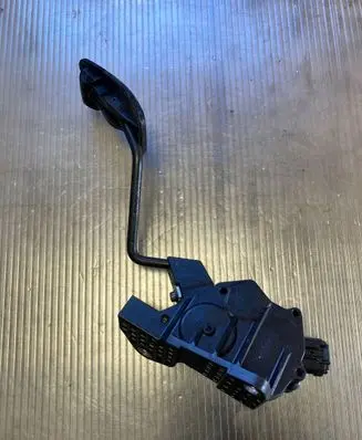 Subaru Forester SH Accelerator throttle pedal 36010AG110 02M16B00157