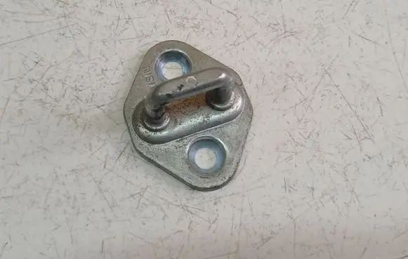 Toyota Previa (XR30, XR40) II Rear door lock loop/hook striker 
