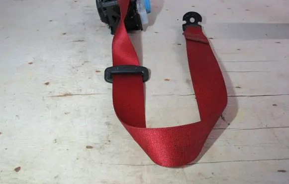 Mercedes-Benz A W176 Rear seatbelt A1768602385
