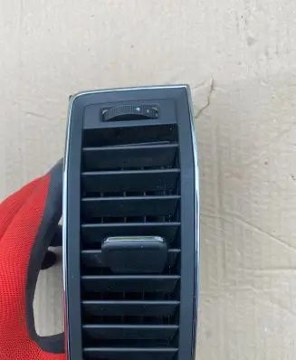 Rear air vent grill