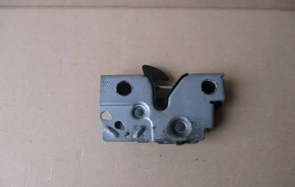 Volkswagen PASSAT B8 Engine bonnet/hood lock/catch 5G1823509D