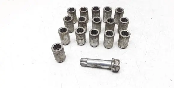 Toyota Corolla E120 E130 Nuts/bolts 