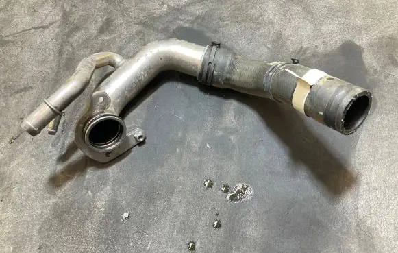 Land Rover Evoque II Engine coolant pipe/hose J3P38A544AB SH052 041219