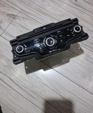 Alfa Romeo Giulietta Radio/CD/DVD/GPS head unit 156101598