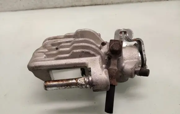 Opel Zafira A Rear brake caliper 