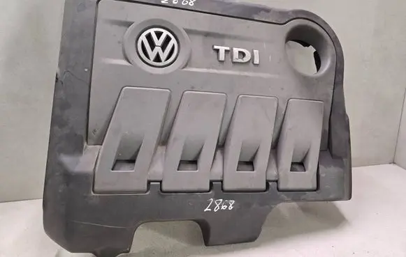 Volkswagen PASSAT B7 Engine cover (trim) 03L103925AA