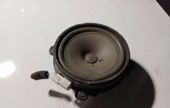 Chevrolet Captiva Front door speaker 96673537