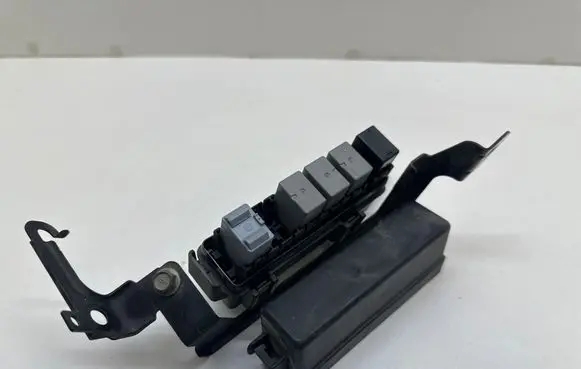 Subaru Impreza IV Fuse module 