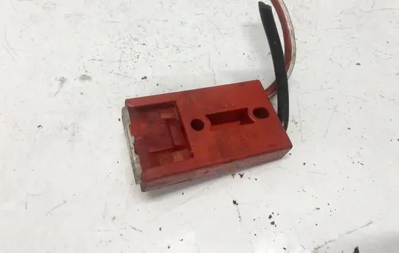 Audi A6 S6 C5 4B Fuse 8a0937530