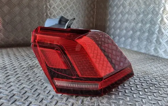 Volkswagen Tiguan Rear/tail lights 5NA945096D