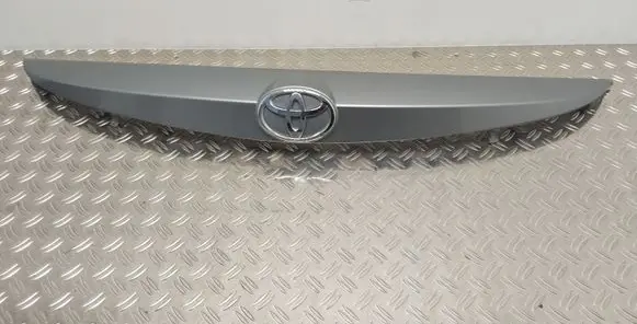Toyota Auris E180 Trunk door license plate light bar 7681102790
