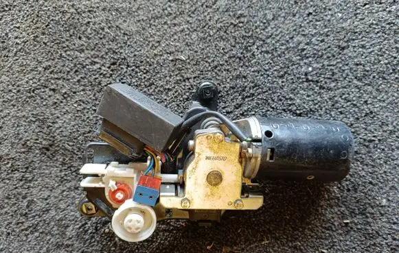 Mercedes-Benz E W124 Sunroof motor/actuator 1247800507