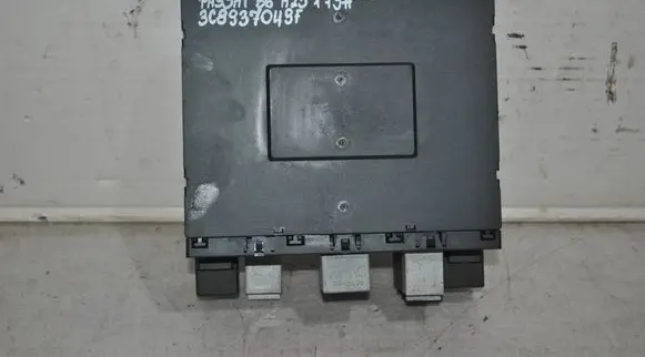 Volkswagen PASSAT B6 Central body control module 3C8937049F 08982943
