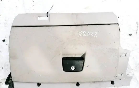 Volvo S40 Glove box 8626141