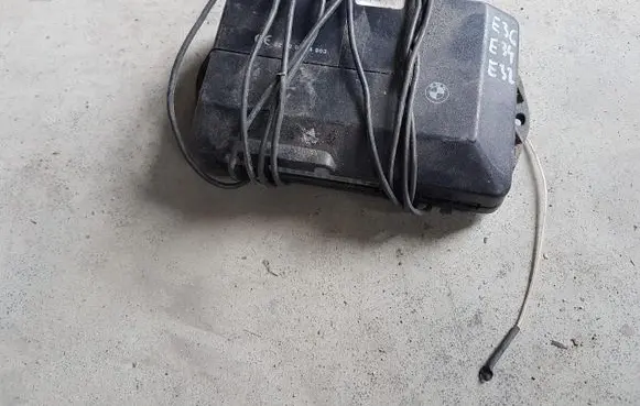 BMW 7 E32 Alarm control unit/module 9404791