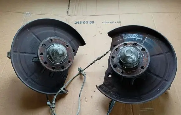 Opel Meriva B Rear wheel hub