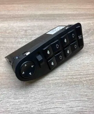 BMW 5 E39 Electric window control switch 8380646