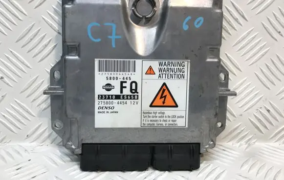 Nissan X-Trail T30 Engine control unit/module 23710ES65B