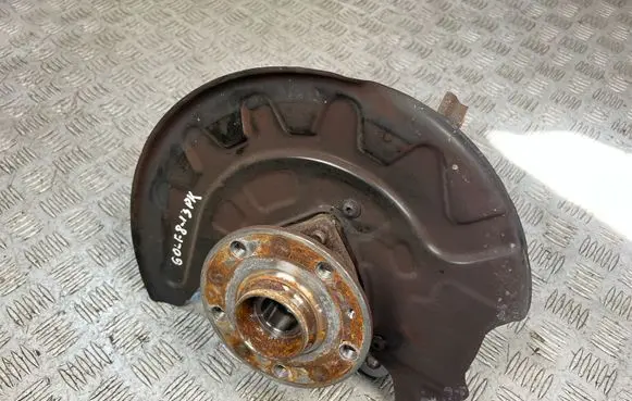 Volkswagen Golf VIII Front wheel hub 5WA255