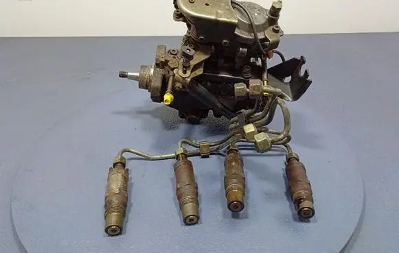 Seat Toledo I (1L) Fuel injection high pressure pump 028130108G