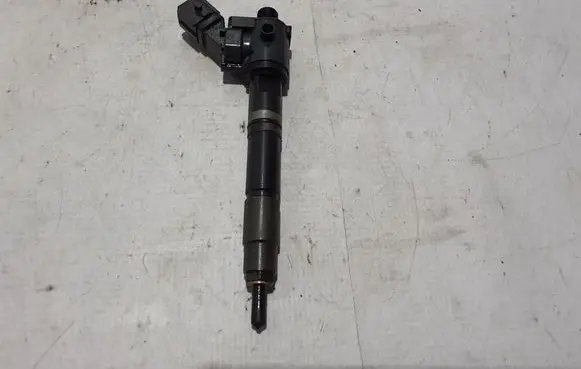 Fuel injector