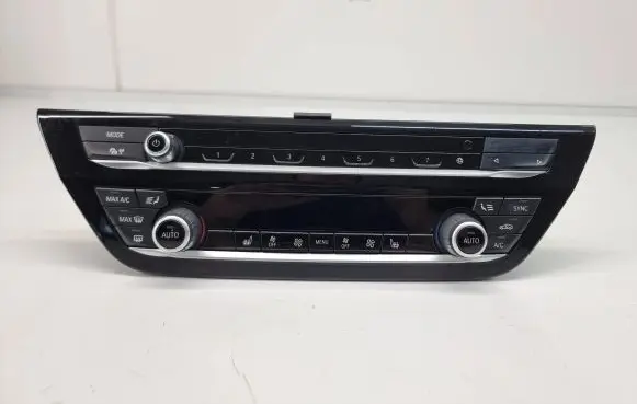 BMW 5 G30 G31 Climate control unit 74131739810