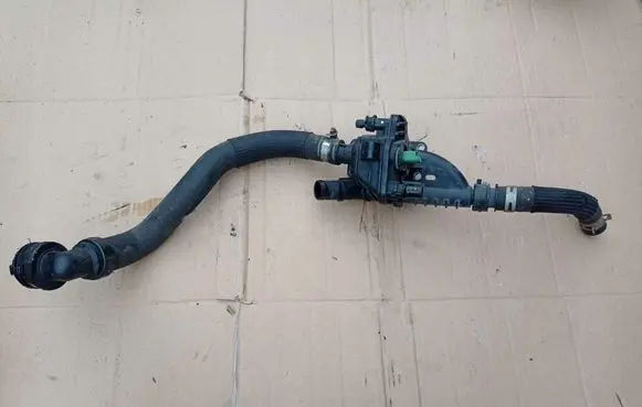Peugeot 308 Thermostat/thermostat housing 