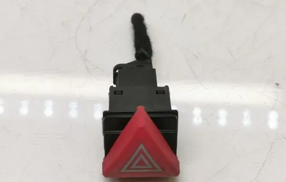 Audi A3 S3 A3 Sportback 8P Hazard light switch 8P0941509A 9751267