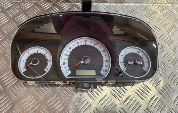 KIA Ceed Speedometer (instrument cluster) 940031H150